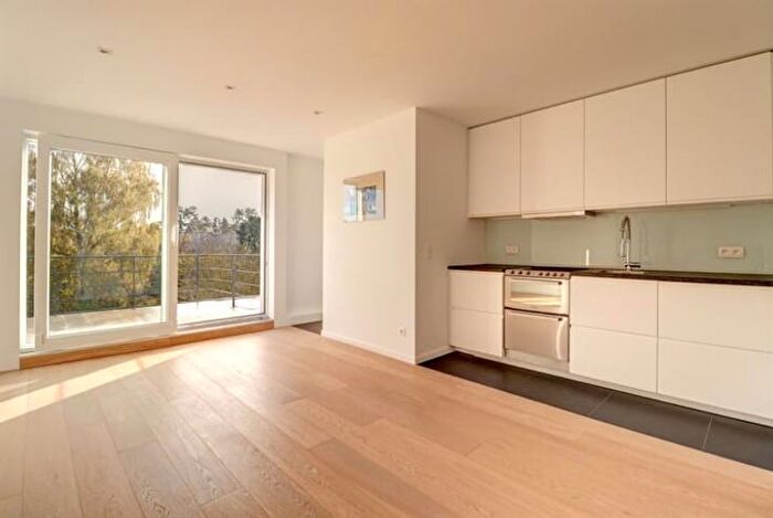 Avenue Reine Astrid, Kraainem : Appartement 1 pièce à louer