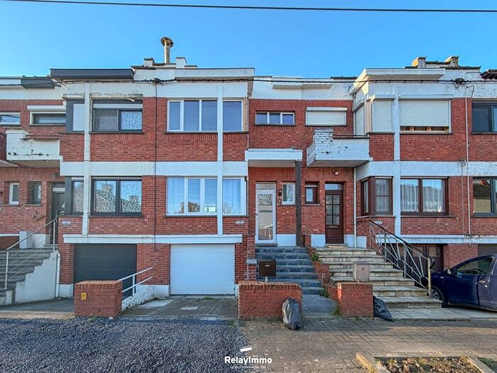 Avenue des Combattants, PECQ : Maison 2 pièces à vendre