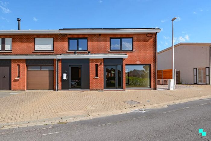 Maison 15 pièces à vendre - Rodenbachstraat, Hooglede