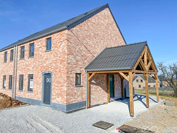 rue Noiret, Pesche Couvin : Maison 11 pièces à vendre