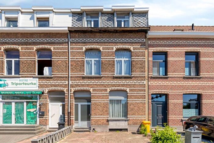 Maison 4 pièces à Mechelsesteenweg, Mortsel, à vendre