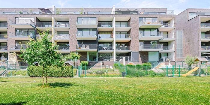 Appartement 3 pièces à Hélène Dutrieulaan, SintDenijsWestrem, à vendre