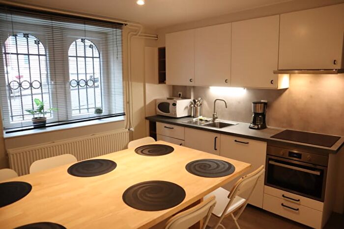Maison 6 pièces à louer - Rue Des Wallons, Liège