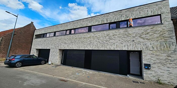 Heirstraat, Vucht : Maison 3 pièces à louer