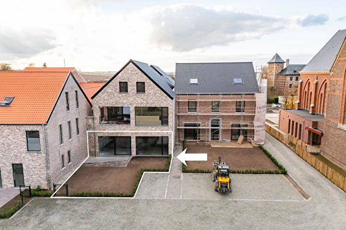 Maison 8 pièces à Dionysius van Leeuwenstraat, TongerenBorgloon, à vendre