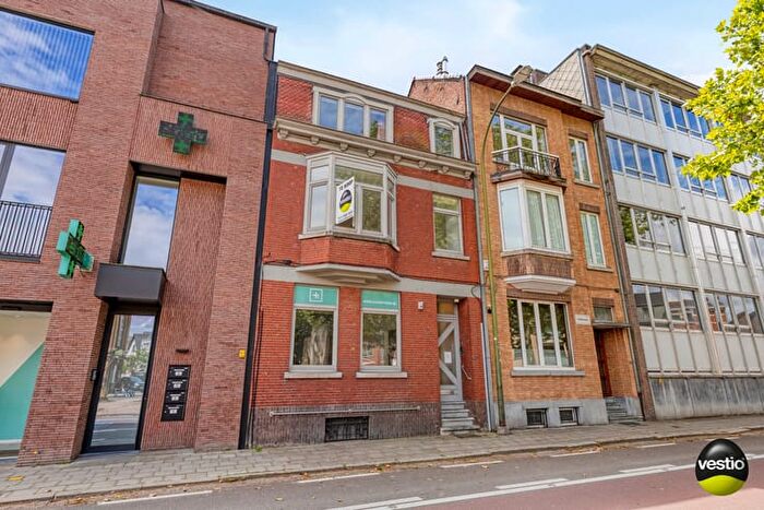 Vrijwilligersplein, Hasselt : Maison 14 pièces à vendre