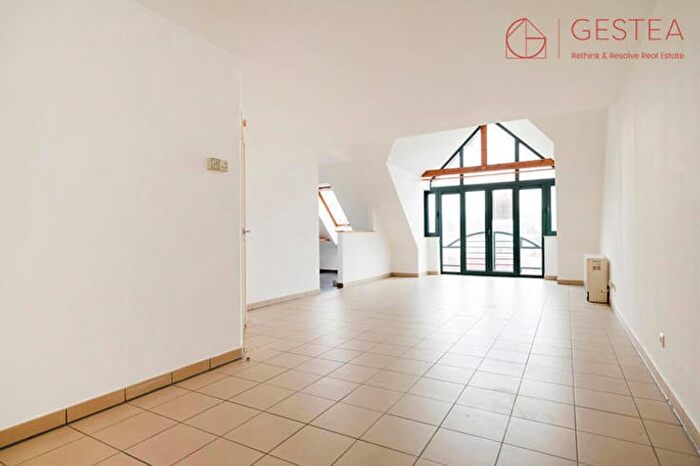 Avenue Sergent Vrithoff, V : Appartement 2 pièces à vendre