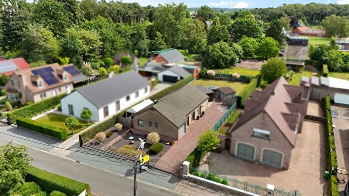 Ridderstraat, BERLARE : Maison 3 pièces à vendre