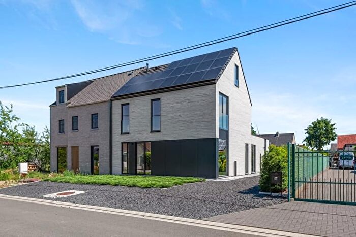 Irisstraat A, Genk : Maison 8 pièces à vendre