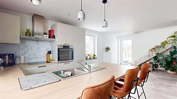 Maison 4 pièces à Rue de Jeumont, Gouylezpiéton, à vendre