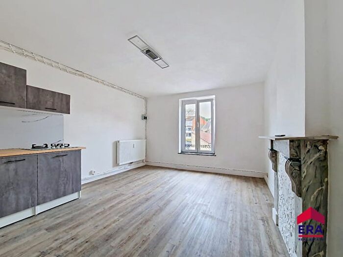 Appartement à Rue de la Couronne, Huy, à louer