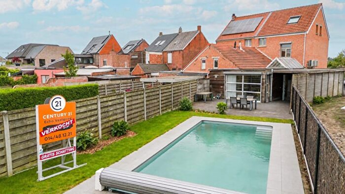 Steenweg op Ravels, OudTurnhout : Maison 4 pièces à vendre