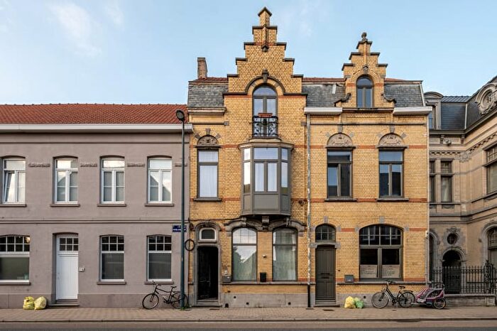 Maison 3 pièces à Roeselaarsestraat, Izegem, à vendre