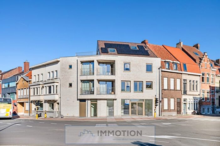 Appartement 11 pièces à louer à Aalbeeksesteenweg, Kortrijk