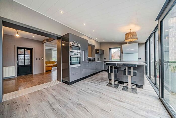 Maison 20 pièces à Rue du Château Rose, OrpleGrand, à vendre
