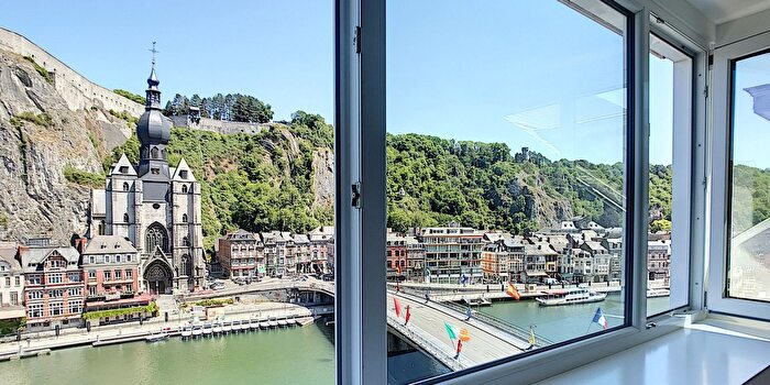 Dinant, Namen : Appartement 3 pièces à vendre