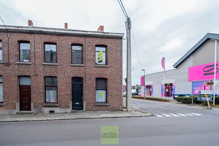 Maison 2 pièces à Rue de Namur, Charleroi Gosselies, à vendre
