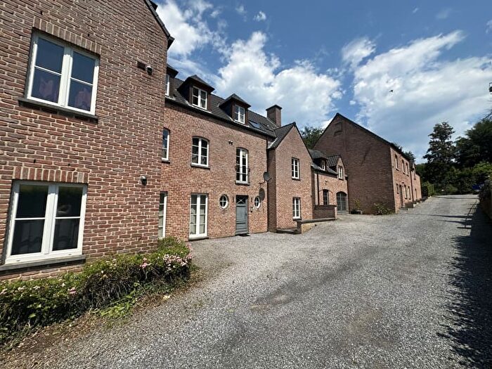 Rue de neussart B, ChaumontGistoux - Appartement 8 pièces à louer