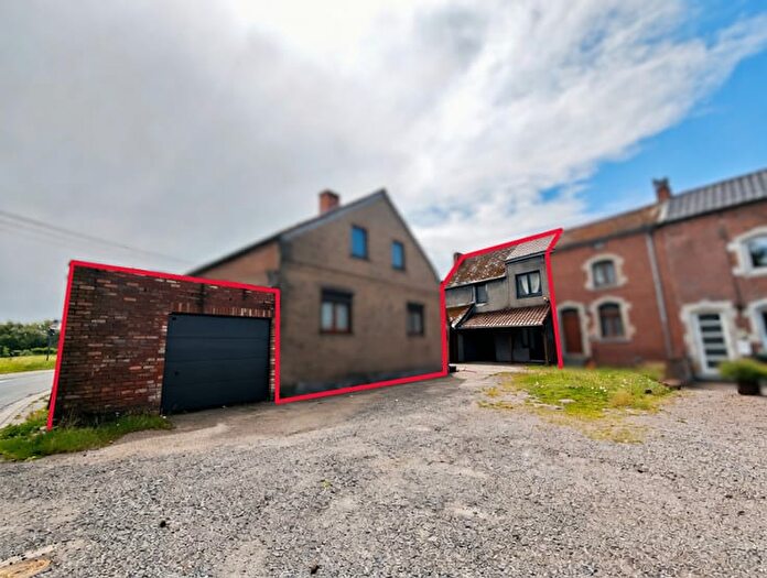 Maison 10 pièces à Rue de Gourdinne, Nalinnes, à vendre