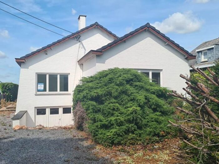 Chaussée d'Ecaussinnes, BraineleComte : Maison 2 pièces à vendre