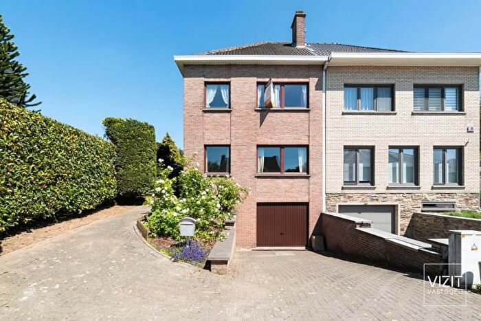 Maison 3 pièces à Tobie Swalusstraat, SintPietersLeeuw, à vendre