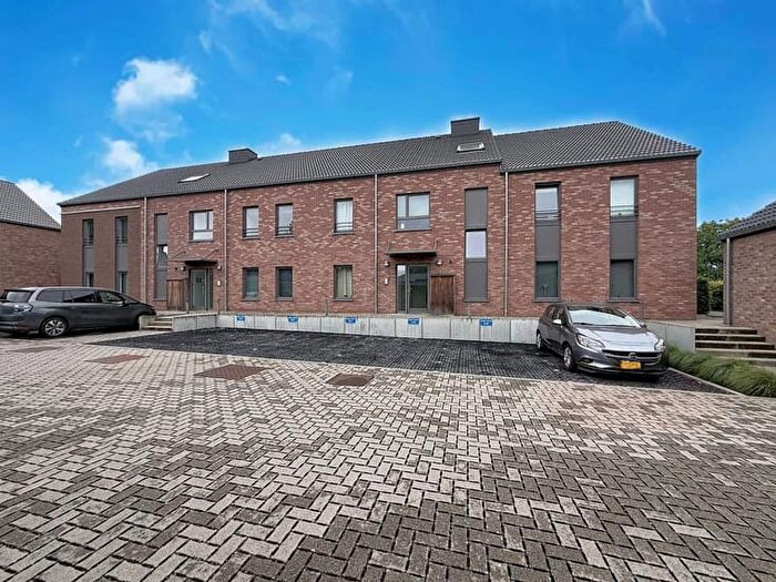 Chaussée VERTE, SaintGeorgessurMeuse - Appartement 7 pièces à louer