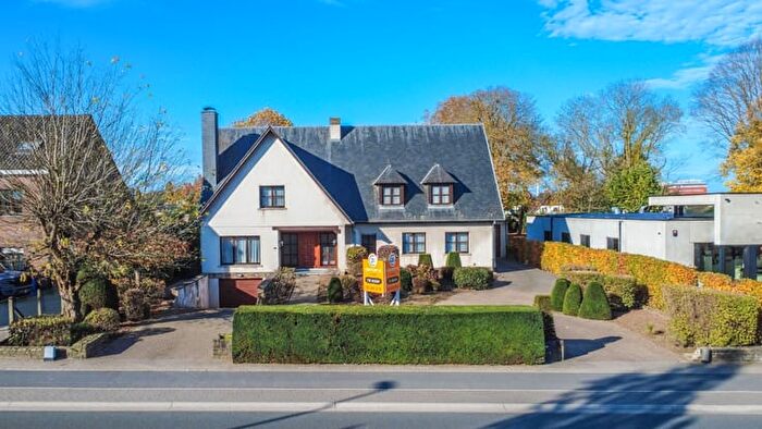 Bergensesteenweg, Halle : Maison 1 pièce à vendre