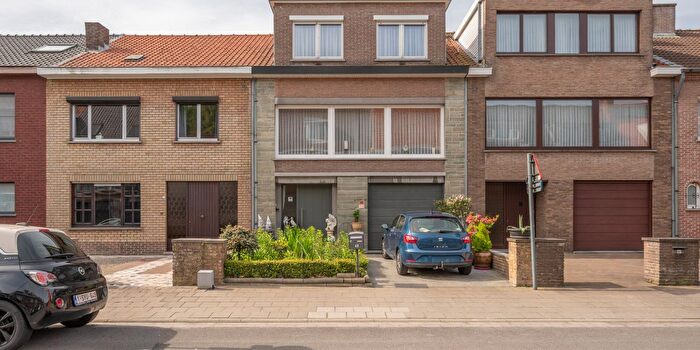 Maison 4 pièces à Leopold Debruynestraat, SintKruis, à vendre