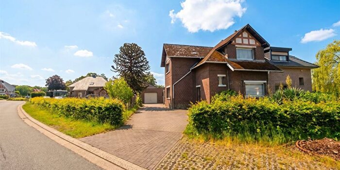 Maison 4 pièces à vendre à Voedingsstraat, Eisden