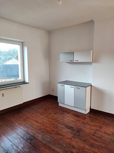 Rue Lulay, Bassenge : Appartement 5 pièces à louer