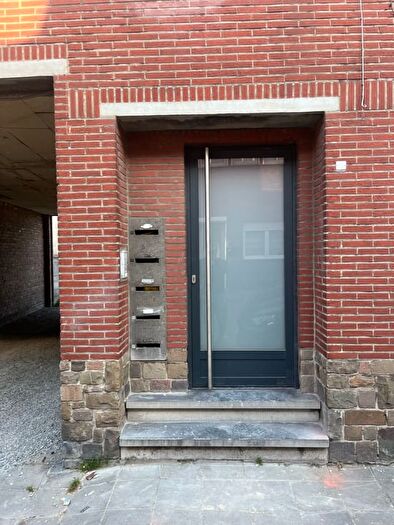 Rue du Warmonceau, Charleroi : Appartement 4 pièces à louer
