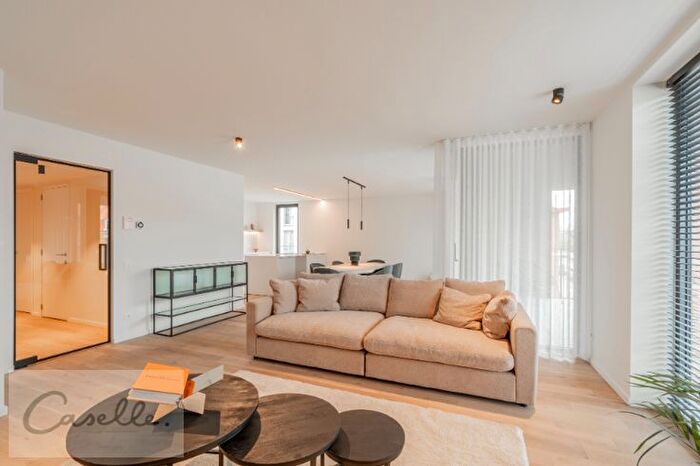 Appartement 10 pièces à louer à Baron Ruzettelaan, Assebroek