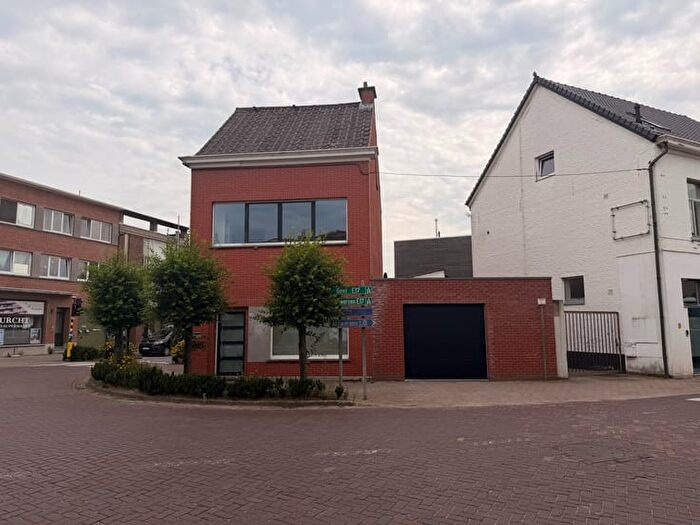 Maison 11 pièces à Dorpstraat, Burcht, à vendre