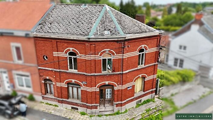 Maison 4 pièces à vendre - Rue des Claires Fontaines, Courcelles
