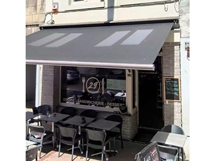 Place du Perron, Châtelet : Maison 1 pièce à vendre
