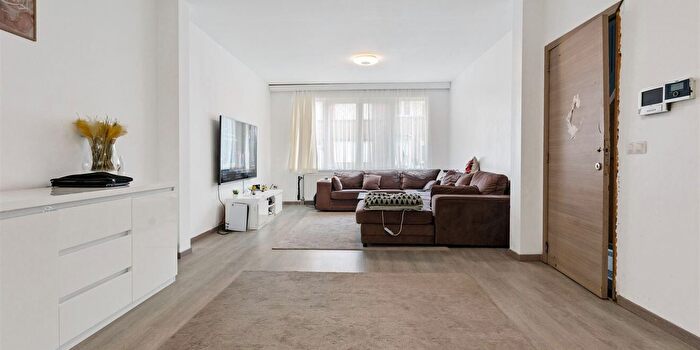 Rik Woutersstraat, Antwerpen : Maison 3 pièces à vendre