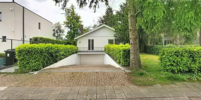 Maison 4 pièces à Arthur Van Dycklaan, Tervuren, à louer