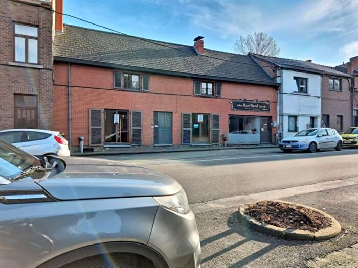 Chaussée de Cuesmes, Mons : Maison 2 pièces à vendre