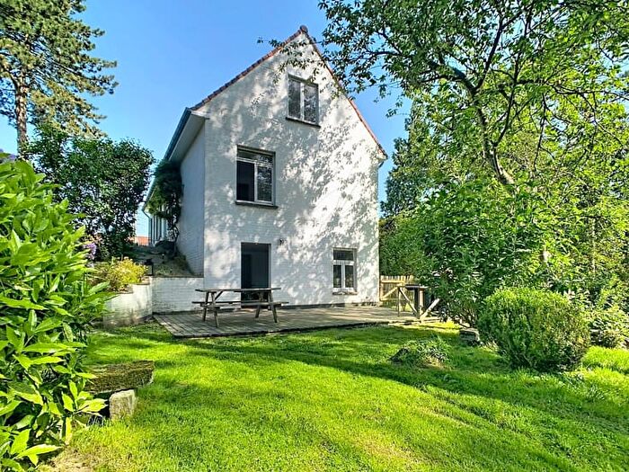 Maison 4 pièces à Rue Emile Semal, LA HULPE, à vendre