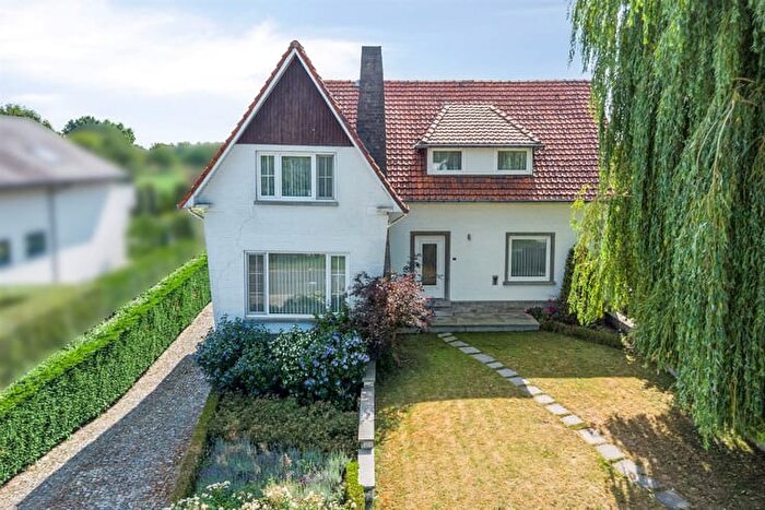 Maison 4 pièces à Javanastraat, MAASEIK, à vendre