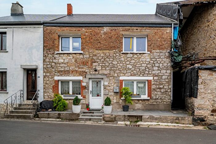 Maison 2 pièces à vendre à Rue des Juifs, Hastière