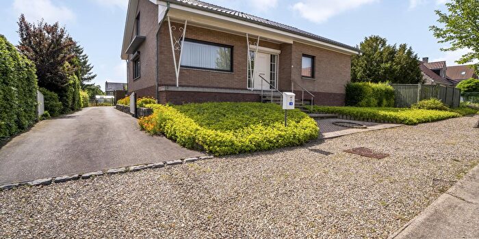 Maison 4 pièces à Guido Gezellestraat, Lanaken, à vendre