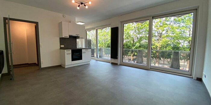 Place aux Foires, MarcheenFamenne : Appartement à louer