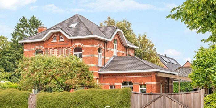 Maison 3 pièces à Stationsstraat, Oostrozebeke, à vendre