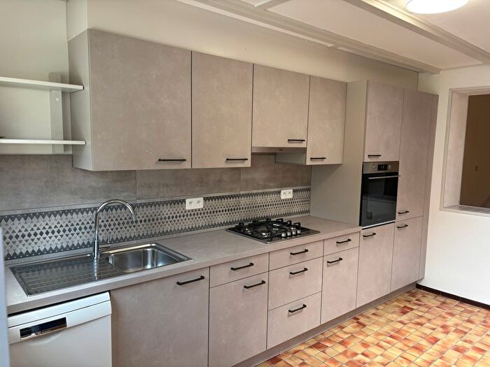 Maison 7 pièces à louer - Rue Du Bosquet, Auvelais