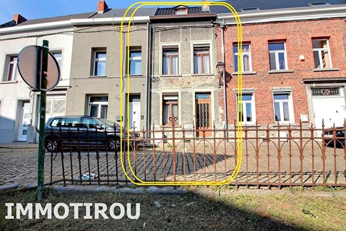 Maison 8 pièces à vendre - place du Préau n, Fontaine L Eveque