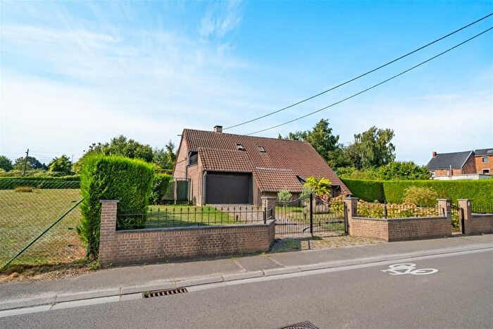 Rue de Manage, FAMILLEUREUX : Maison 2 pièces à vendre