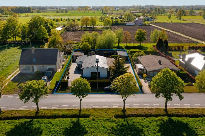 Maison 16 pièces à vendre à Mitswegestraat, Ichtegem