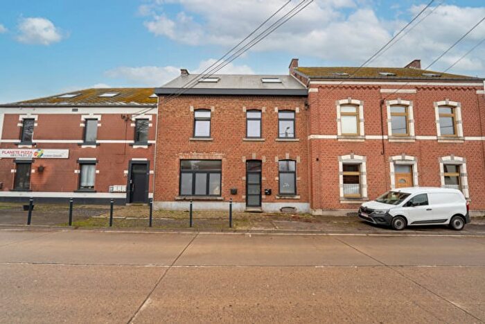 Route des Six Frères, Eghezée Leuze : Maison 4 pièces à vendre