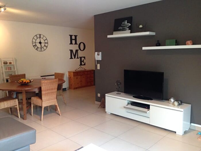Chaussée De Mons : Appartement 2 pièces à louer